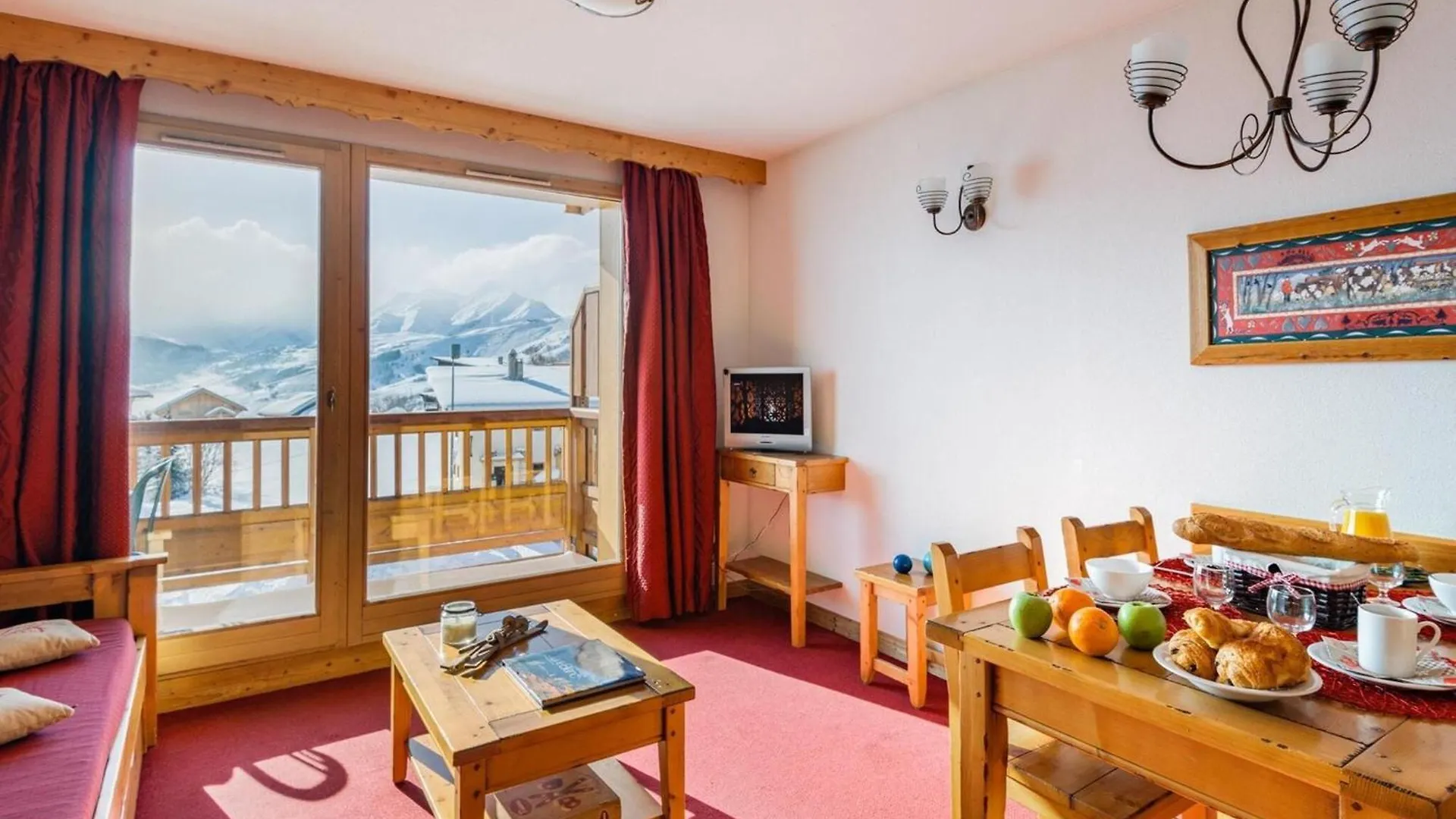 Spacious Apartment 500 M From The Ski Slopes Fontcouverte-la-Toussuire France