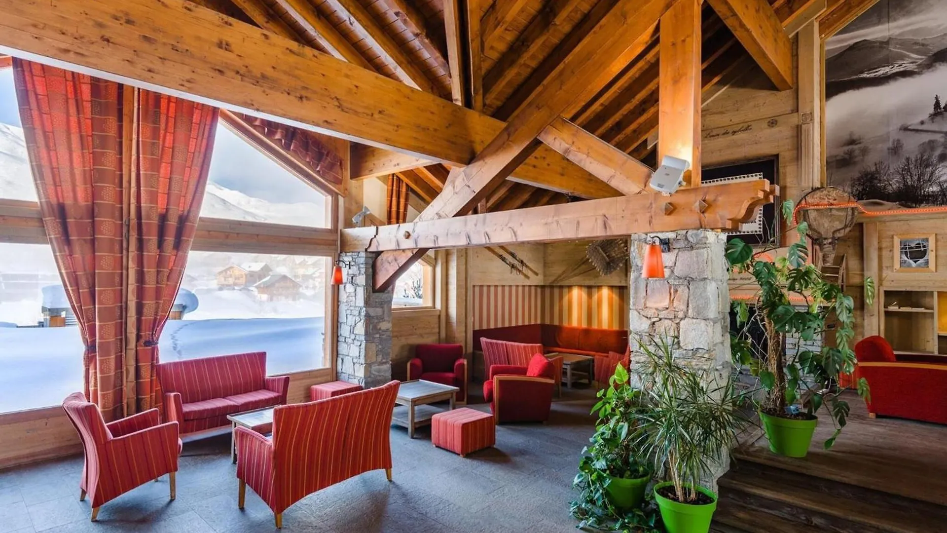 Spacious Apartment 500 M From The Ski Slopes Fontcouverte-la-Toussuire 0*,  France